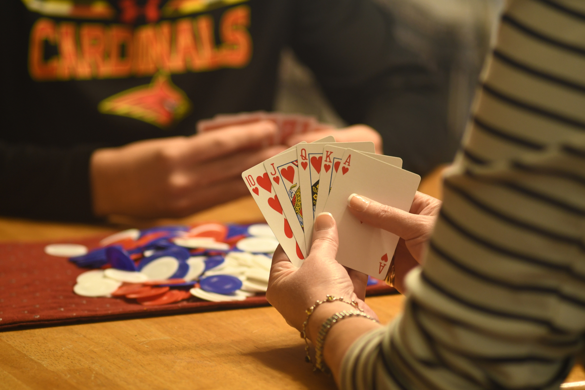 L&rsquo;importance de relancer au poker pour contrôler le jeu