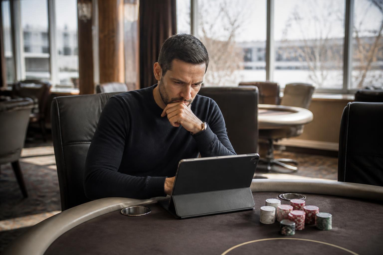 Apprendre le poker via les formations en ligne
