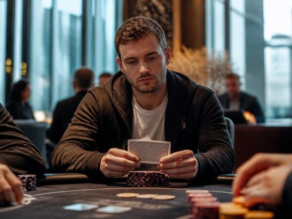 Comment comprendre les petites paires au poker
