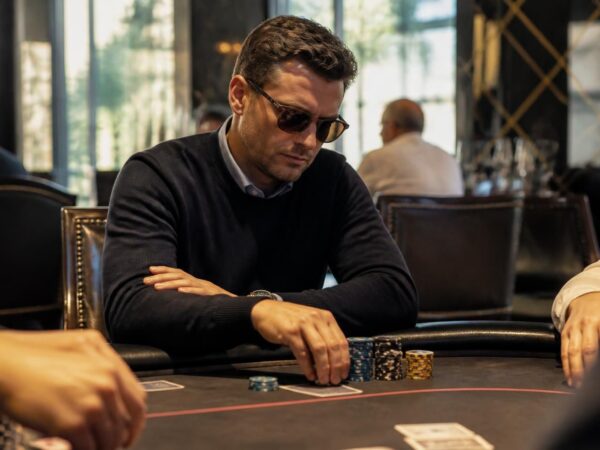 Comment exploiter la stratégie en Sit and Go de poker