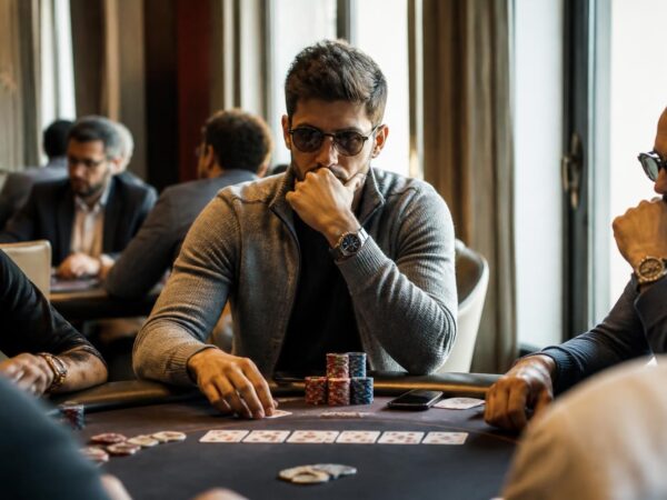 Comment gérer la stratégie de table finale en poker