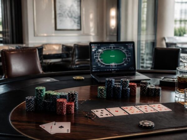 Comment intégrer la variance au poker en ligne