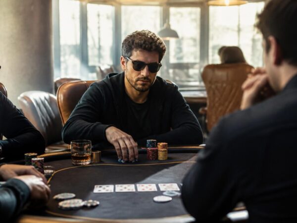 Exploiter la polarisation de range au poker